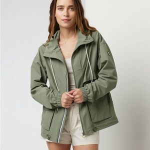 Vuori Elijo Rain jacket/ XS- New/ Excellent